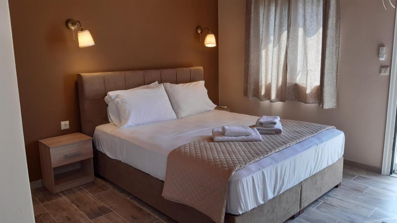 Room Near The Airport Pikérmion Екстериор снимка